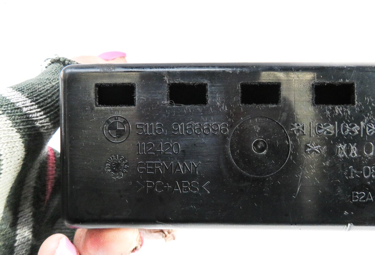 Thumbnail 5: 2013 BMW M5 ///M (F10) LEFT FRONT DRIVER DASH STORAGE COMPARTMENT BOX (BLACK)