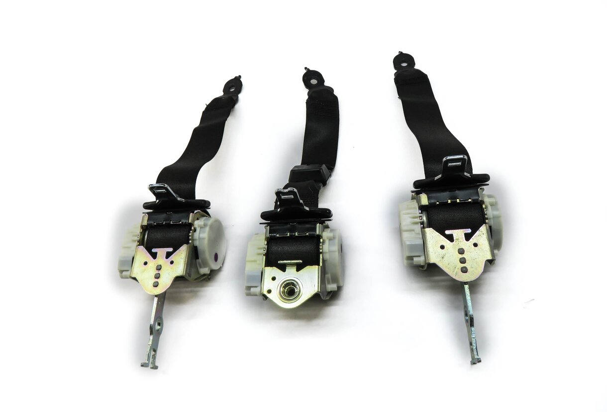 Thumbnail 6: 2013 BMW M5 ///M (F10) REAR SEAT SEATBELT RETRACTOR SET-3 (BLACK)