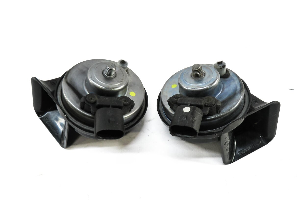 Thumbnail 3: 11-16 BMW 528i 535i 535iGT 550i 550iGT M5 (F10 F07) HIGH & LOW TONE HORN SET