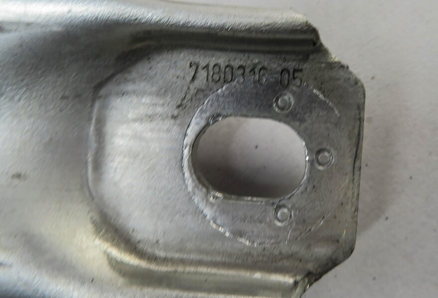 Thumbnail 4: 2013 BMW M5 ///M (F10) RADIATOR SUPPORT BRACE BAR BRACKET SET-2