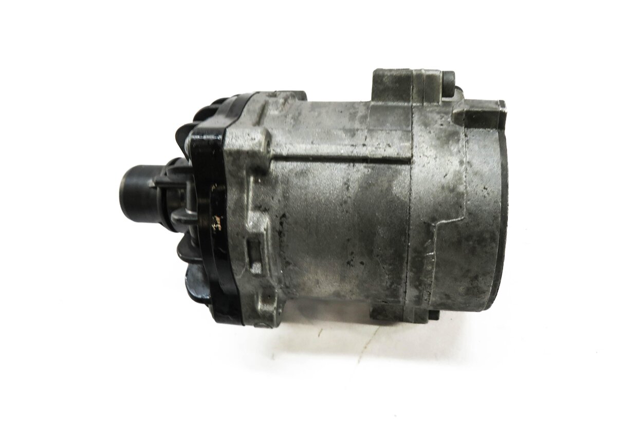 Thumbnail 3: 2012-2019 BMW M5 M6 ///M (F06 F10 F12 F13) 4.4L S63T ENGINE AUXILIARY WATER PUMP