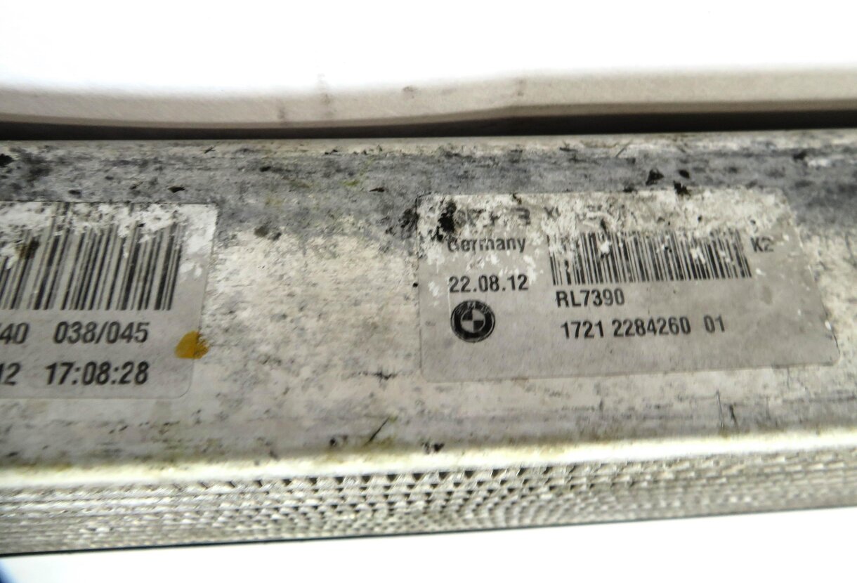 Thumbnail 5: 13-22 BMW M5 M6 ///M (F06 F10 F12 F13 F90) 4.4L S63 ENGINE OIL COOLER RADIATOR