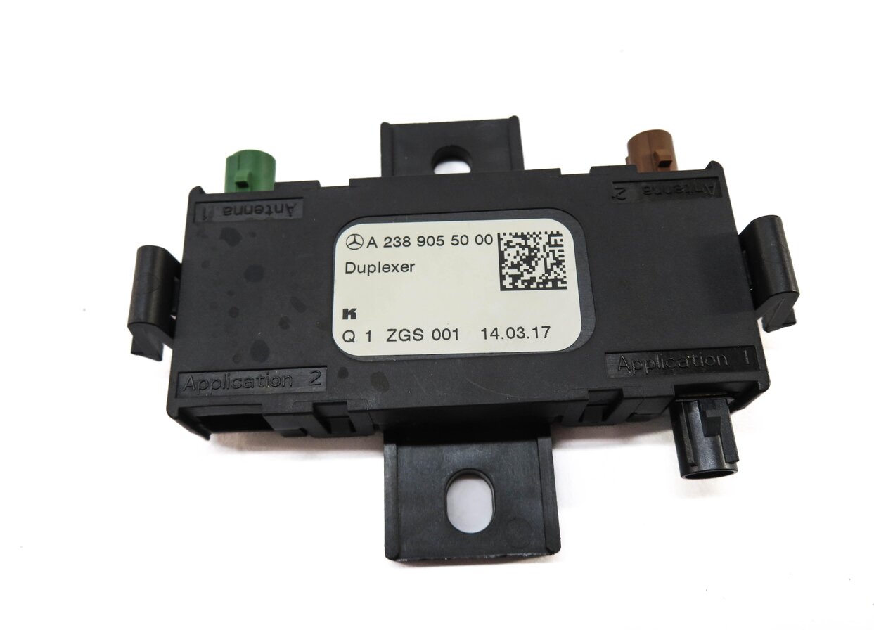 Thumbnail 2: 2017 MERCEDES GLC300 (X253) RADIO STEREO ANTENNA DUPLEXER MODULE