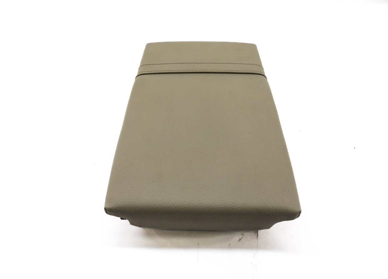 Thumbnail 3: 2017 MERCEDES GLC300 (X253) REAR SEAT CENTER CONSOLE ARMREST COMPARTMENT (BEIGE)