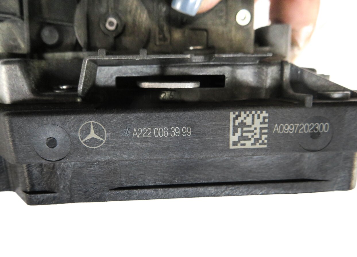 Thumbnail 4: 16-21 MERCEEDES GLC43 GLC63 GLC300 GLC350E (X253) LEFT FRONT DRIVER DOOR LATCH