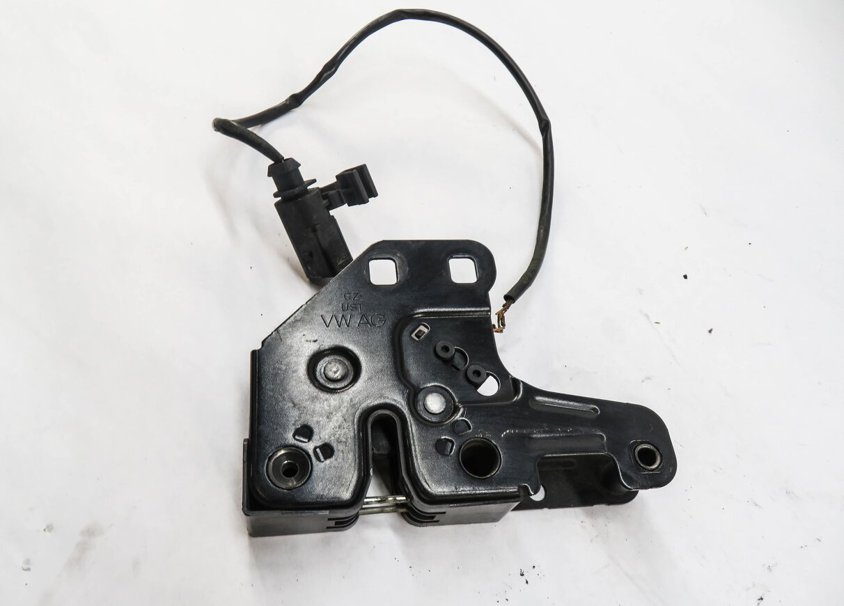 Thumbnail 3: 2010 AUDI A6 (C6) FRONT LOWER HOOD LOCK LATCH