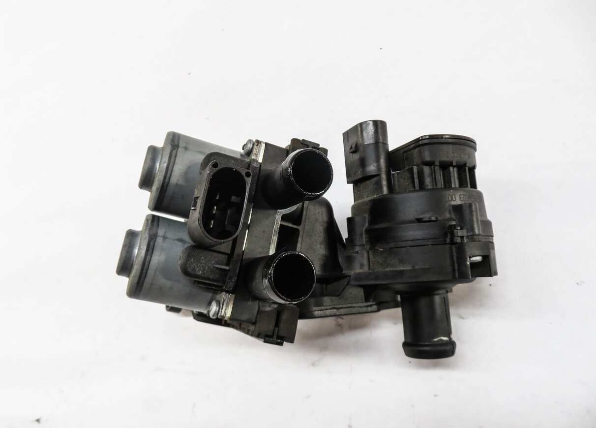 Thumbnail 4: 2010 AUDI A6 (C6) 3.0L ENGINE (CCAA) HEATER CONTROL VALVE