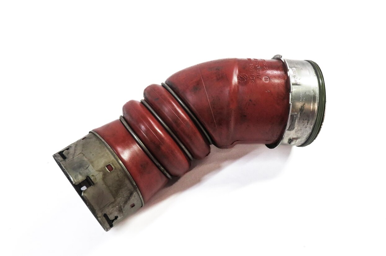 Thumbnail 1: 2012 BMW X5 (E70) 3.0L DIESEL ENGINE INTERCOOLER AIR CHARGE HOSE PIPE