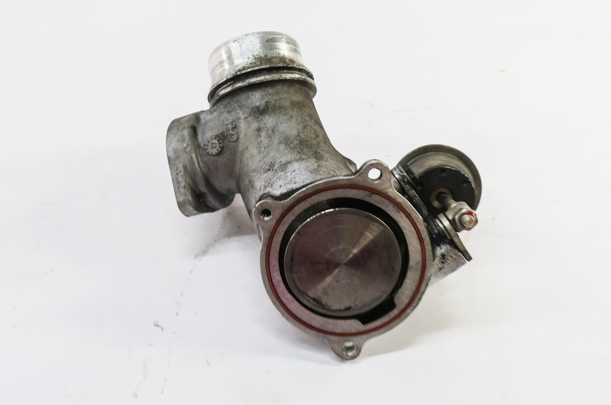 Thumbnail 6: 2012 BMW X5 (E70) 3.0L DIESEL ENGINE TURBOCHARGER INTAKE PIPE