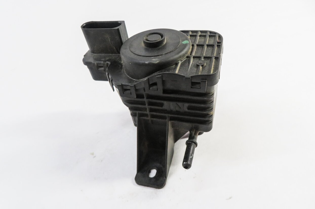 Thumbnail 3: 2009-2011 BMW X5 335D (E70 E90) 3.0L M57Y DIESEL EMISSION FLUID TRANSFER PUMP