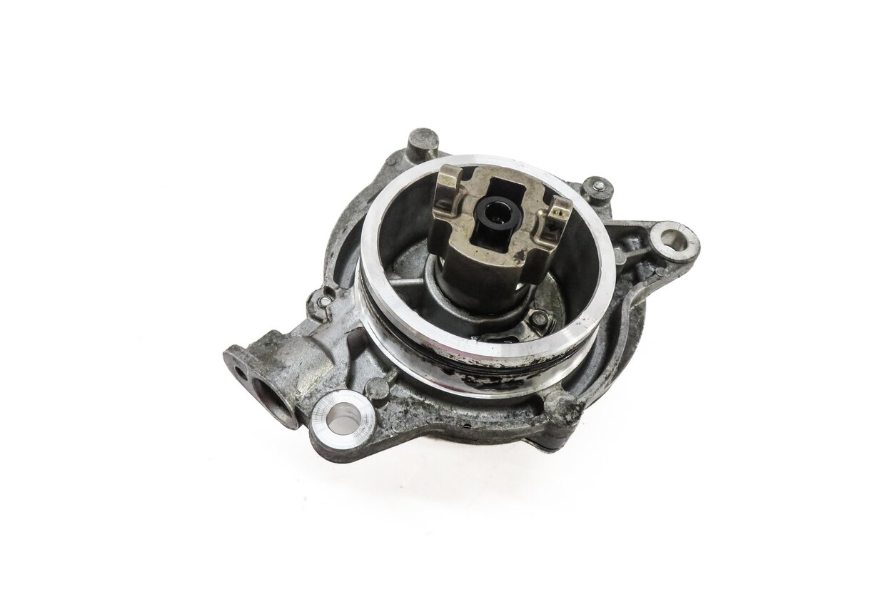 09-13 BMW X5 335D (E70 E90) 3.0L M57Y TURBO DIESEL ENGINE - BRAKE VACUUM PUMP