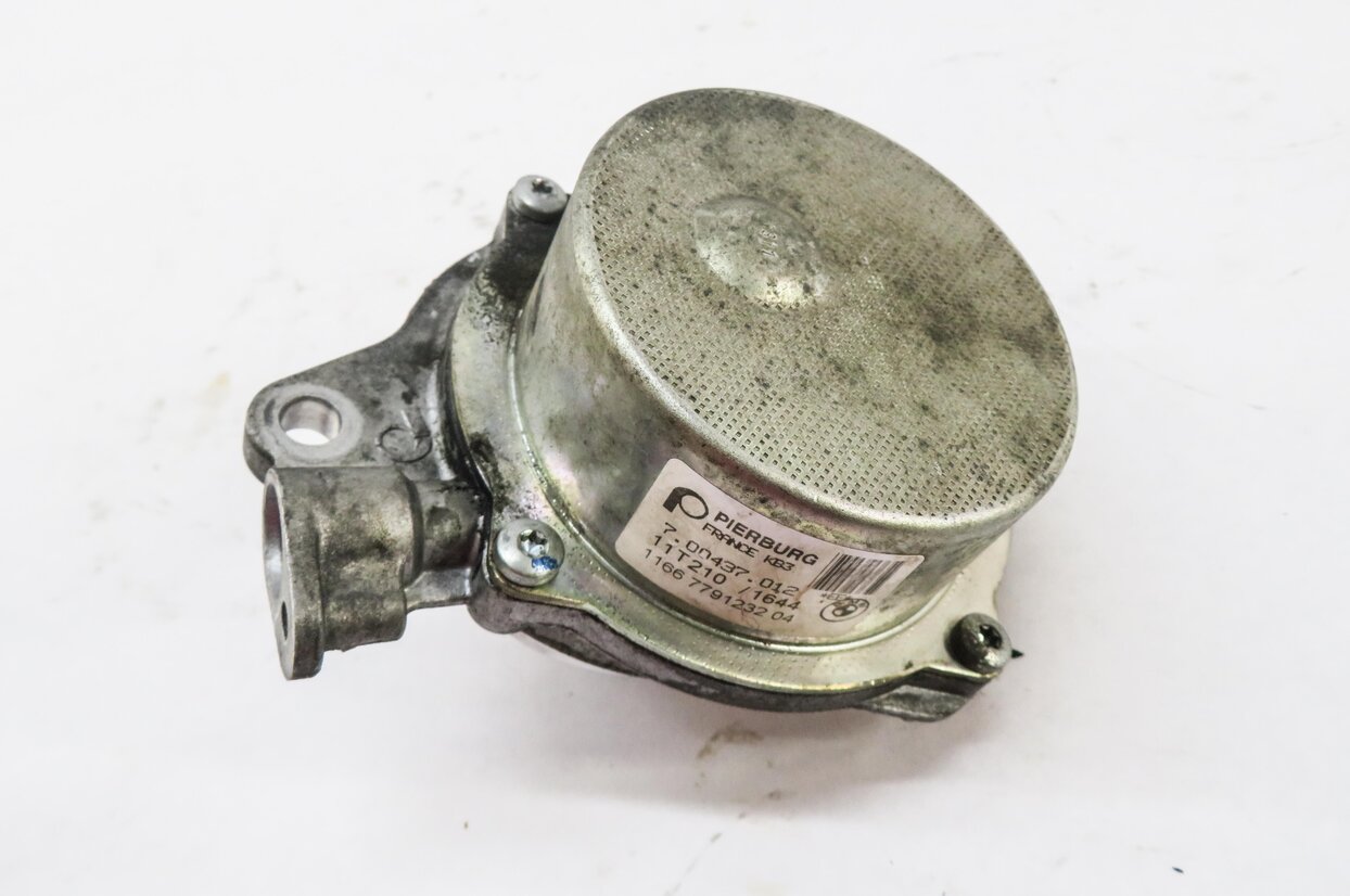 Thumbnail 4: 09-13 BMW X5 335D (E70 E90) 3.0L M57Y TURBO DIESEL ENGINE - BRAKE VACUUM PUMP