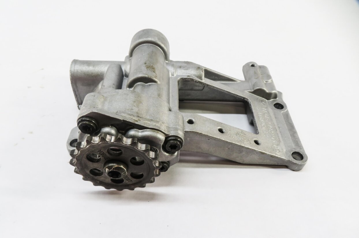 Thumbnail 2: 2012 BMW X5 (E70) 3.0L DIESEL ENGINE OIL PUMP