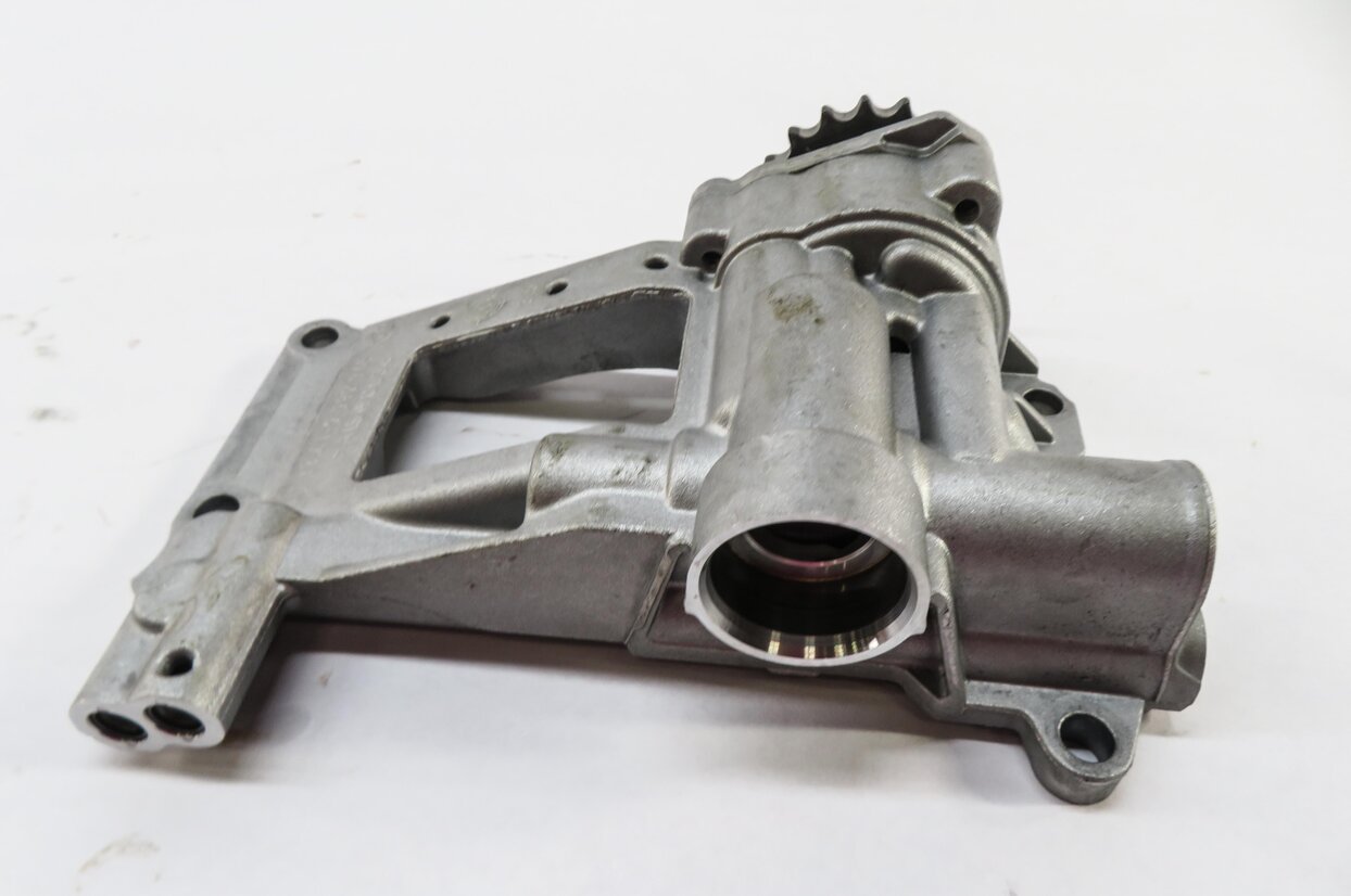 Thumbnail 3: 2012 BMW X5 (E70) 3.0L DIESEL ENGINE OIL PUMP
