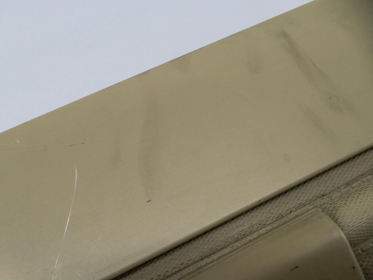 Thumbnail 7: 2012 BMW X5 (E70) REAR TRUNK LUGGAGE CARGO COVER (BEIGE)