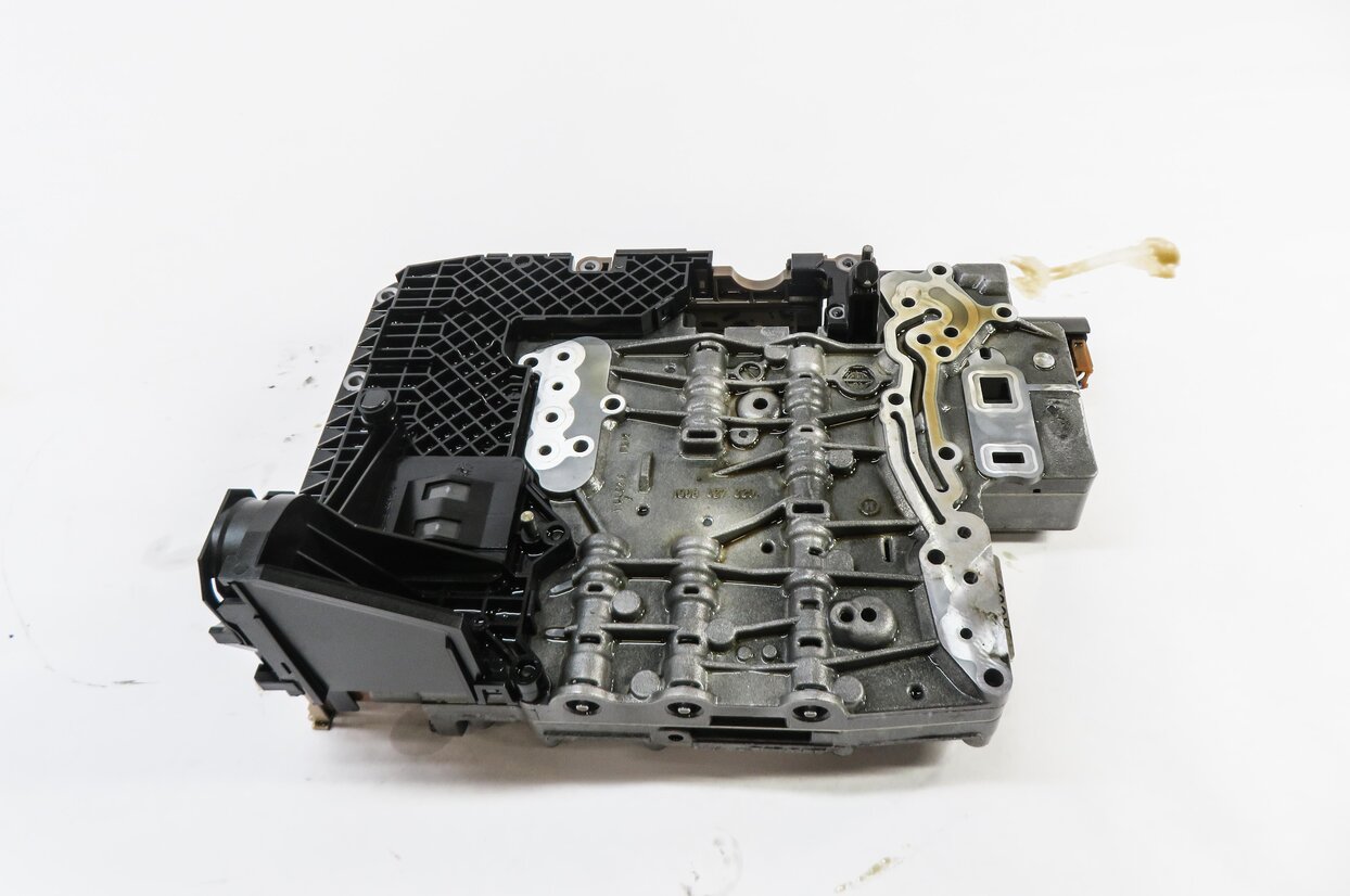 Thumbnail 3: 2012-2013 BMW X5 (E70) DIESEL - 6HP26 AUTOMATIC TRANSMISSION VALVE BODY