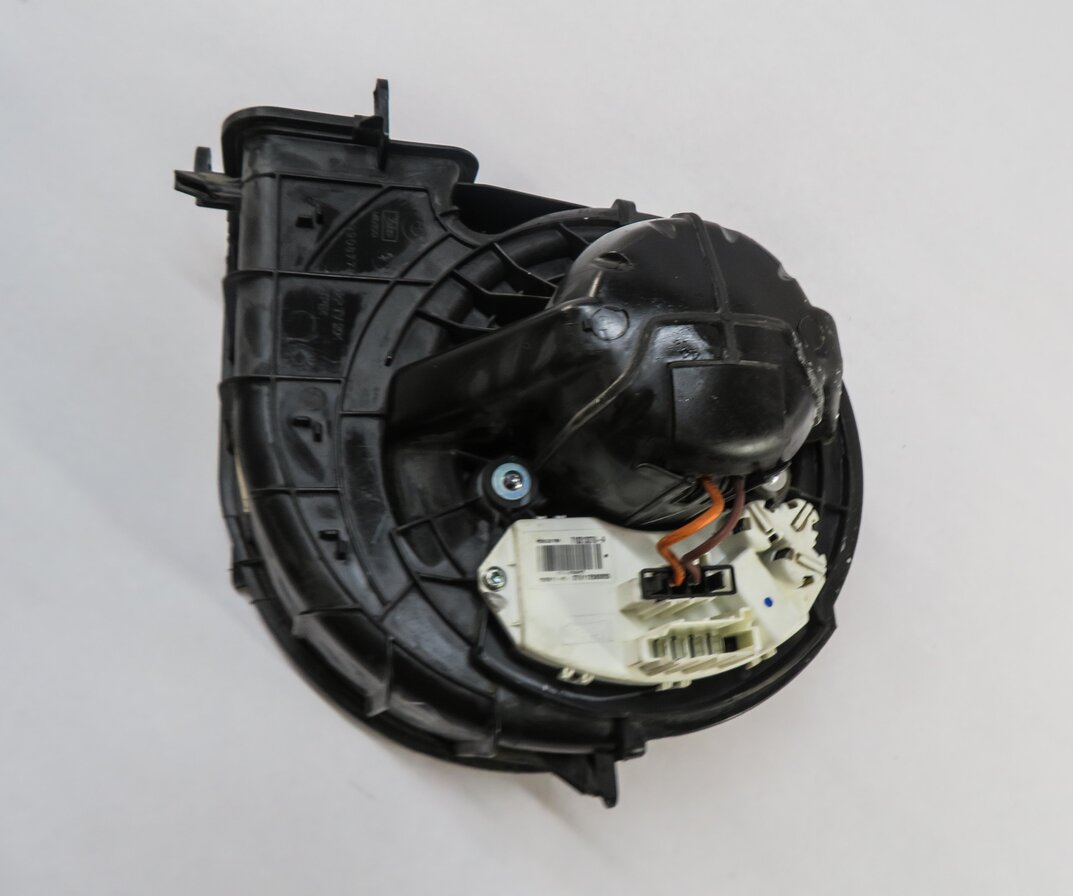 Thumbnail 4: 2007-2014 BMW X5 X6 X5M X6M (E70 / E71) FRONT HEATER A/C BLOWER FAN MOTOR