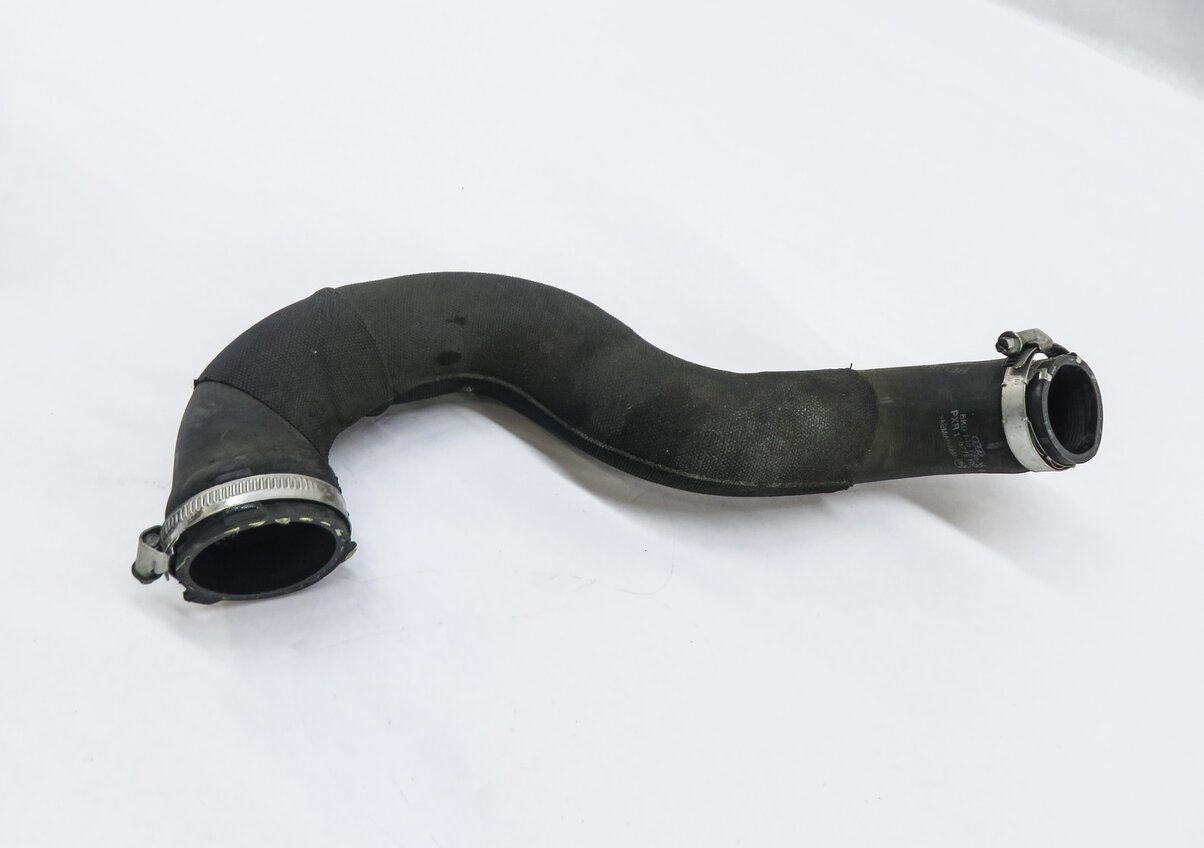 Thumbnail 2: 2010 AUDI A5 (B8 8T) 2.0L CAEB TURBO ENGINE RIGHT INTERCOOLER HOSE PIPE TUBE
