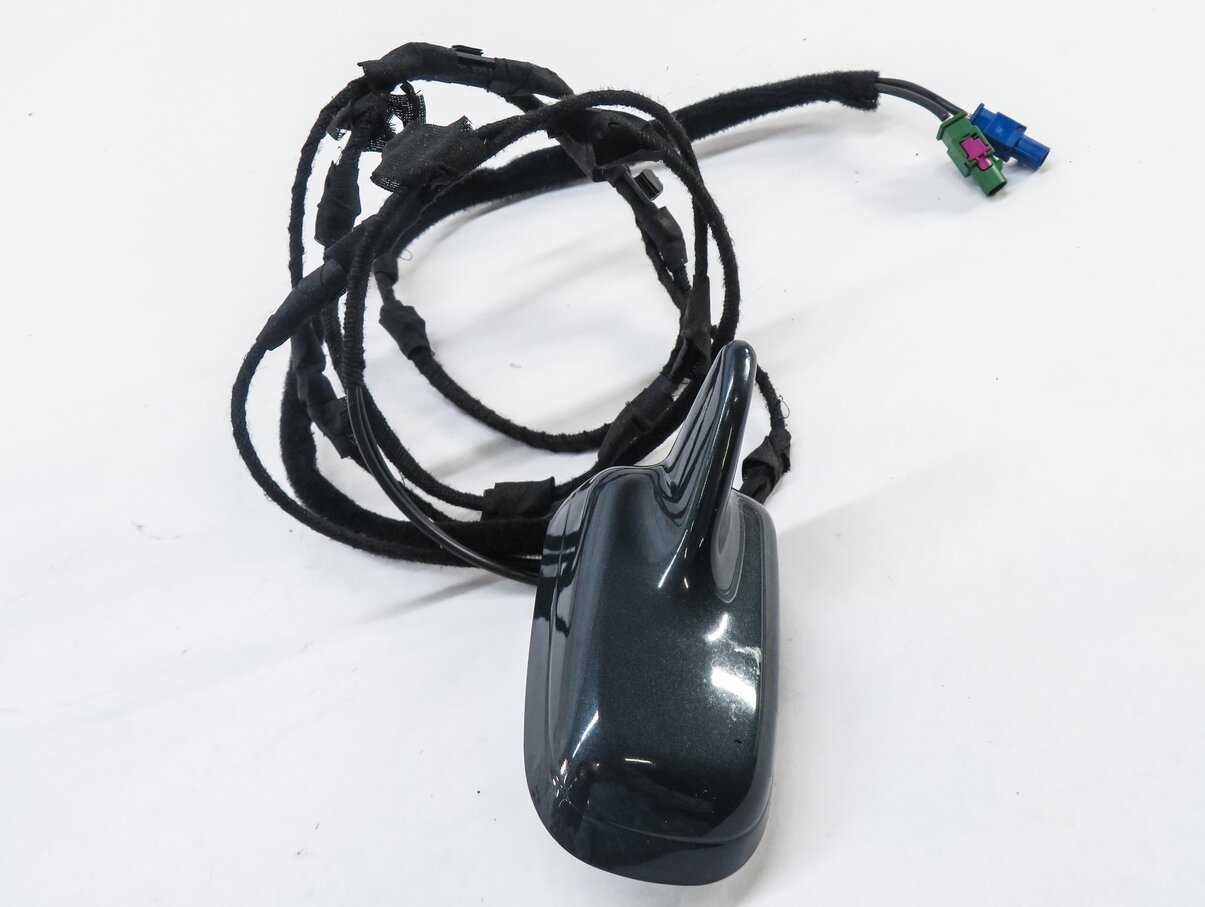 Thumbnail 2: 2008-2012 AUDI A5 S5 (B8 8T) COUPE RADIO STEREO RECEPTION ANTENNA (MINERAL GRAY)