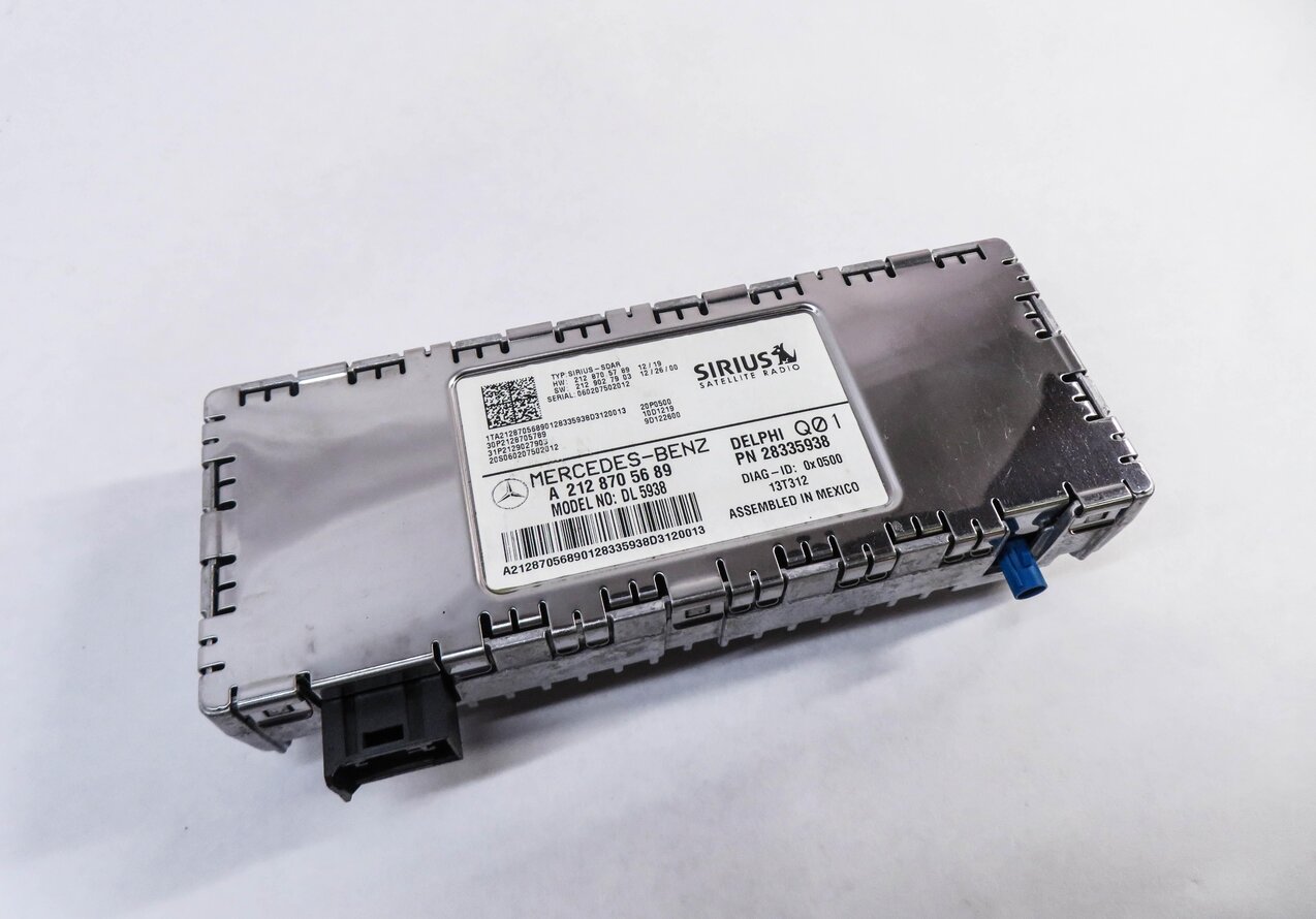 Thumbnail 1: 13-16 MERCEDES C300 C350 E300 E350 E550 GL350 GL450 - SIRIUS SATELLITE MODULE