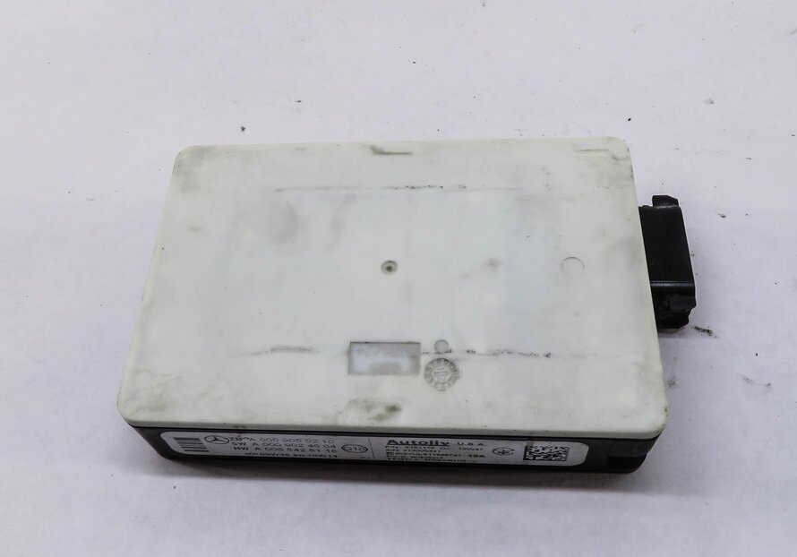 Thumbnail 2: 2014 MERCEDES GL350 GL450 GL550 GL63 CLS550 (C218 X166) BLIND SPOT RADAR MODULE