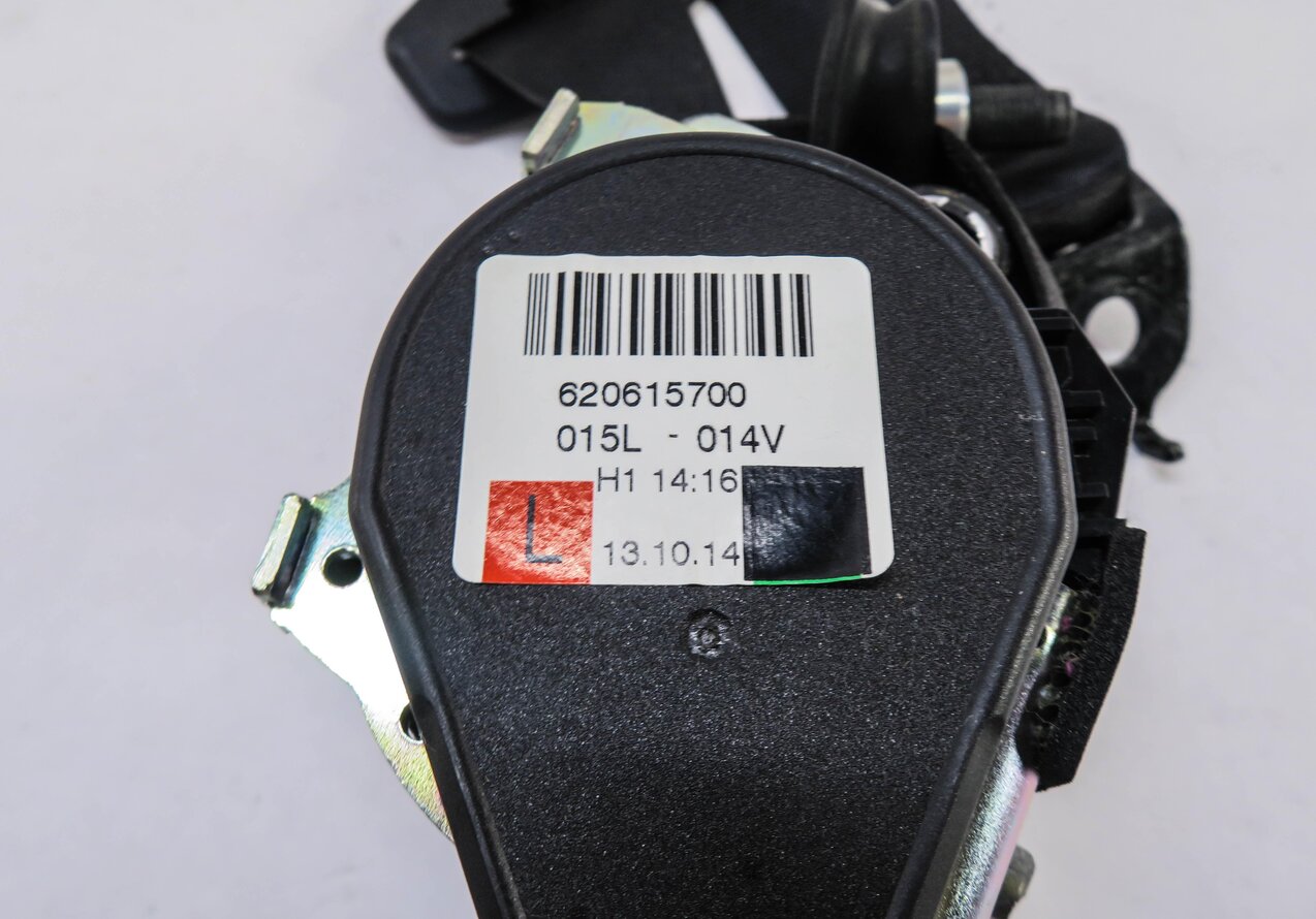 Thumbnail 4: 2014 MERCEDES GL450 (X166) LEFT REAR THIRD ROW SEAT SEATBELT RETRACTOR (BLACK)