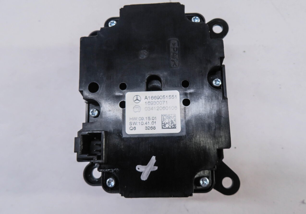 Thumbnail 4: 2014 MERCEDES GL450 (X166) SUSPENSION HEIGHT DSC HILL DESCENT SWITCH BUTTON