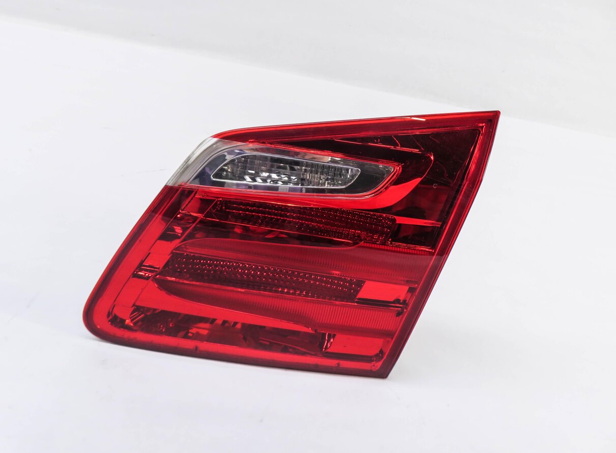 13-16 MERCEDES GL350 GL450 GL550 (X166) RIGHT REAR INNER TAILLIGHT LIGHT LAMP