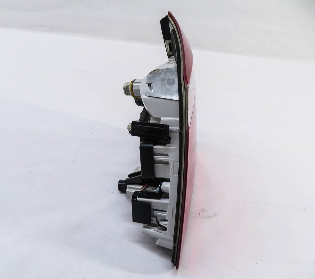 Thumbnail 2: 13-16 MERCEDES GL350 GL450 GL550 (X166) RIGHT REAR INNER TAILLIGHT LIGHT LAMP