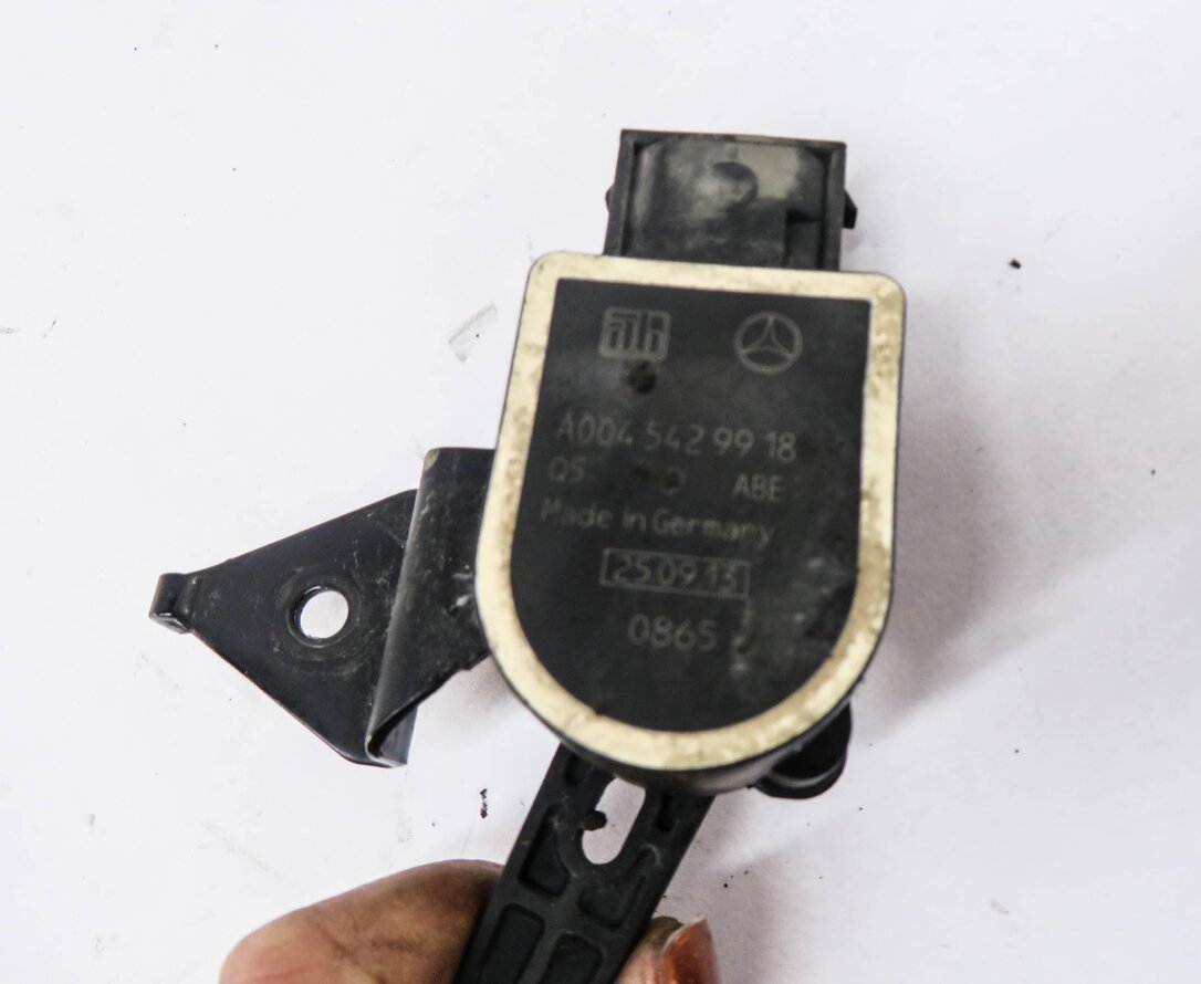 Thumbnail 5: 2014 MERCEDES GL450 (X166) RIGHT FRONT PASSENGER SUSPENSION HEIGHT LEVEL SENSOR