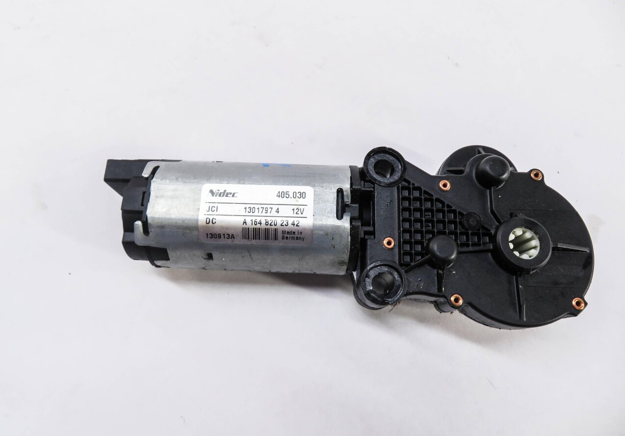 Thumbnail 2: 2014 MERCEDES GL450 (X166) REAR 3rd THIRD ROW FOLDING SEAT ADJUSTMENT MOTOR