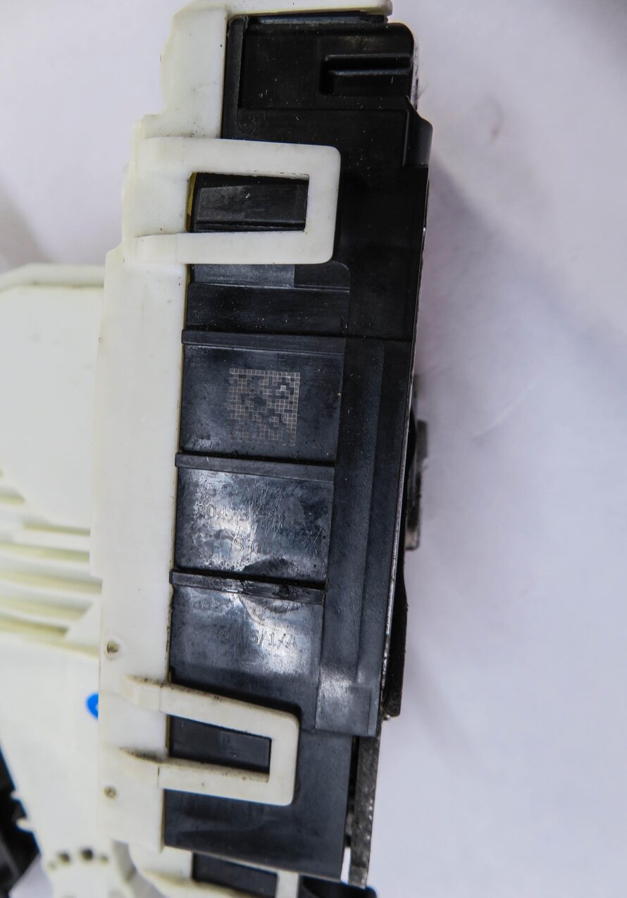 Thumbnail 4: 11-19 MERCEDES E350 GL350 GL450 GL550 CLK250 GLK350 ML350 - LEFT REAR DOOR LATCH