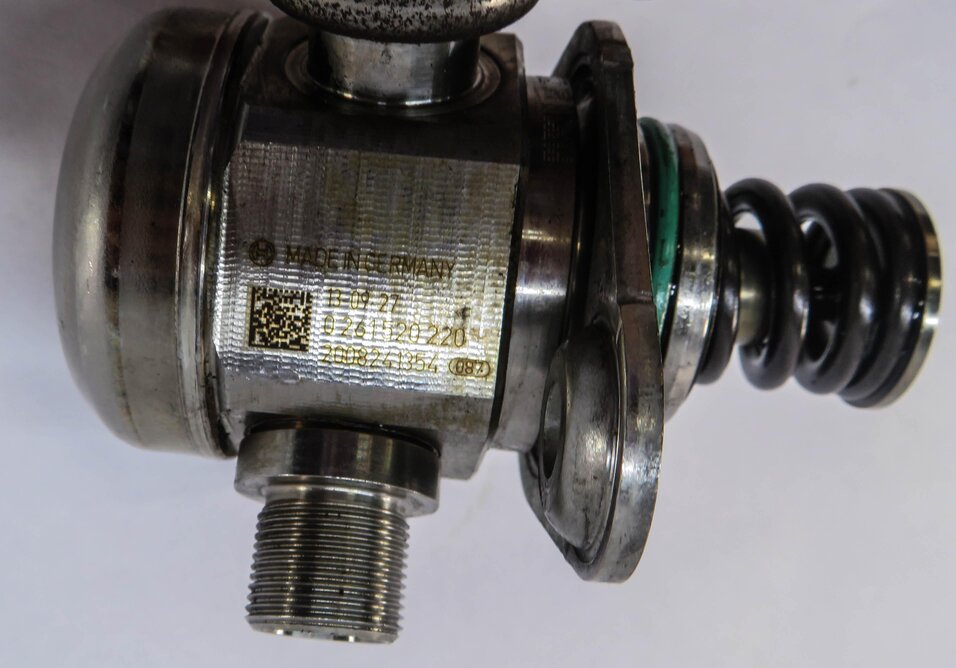 Thumbnail 7: 2011-2020 MERCEDES E500 E550 S600 SL450 SL550 GL550 - LEFT MECHANICAL FUEL PUMP