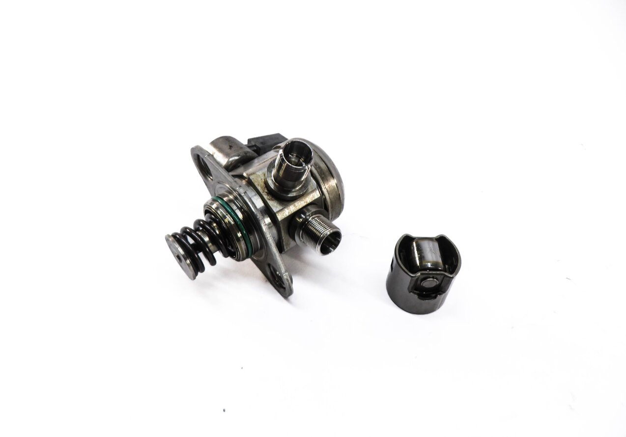 2011-2020 MERCEDES E500 E550 S600 SL450 SL550 GL550 - RIGHT MECHANICAL FUEL PUMP