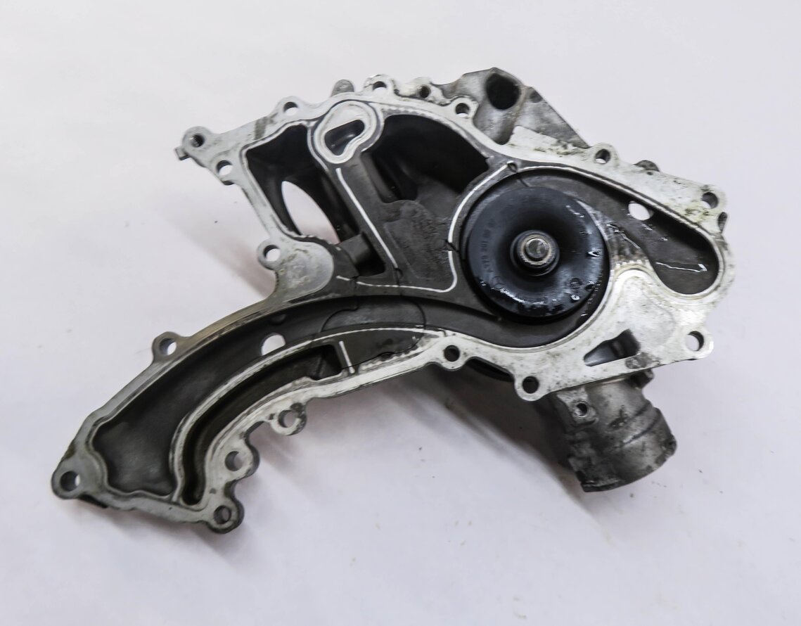 Thumbnail 4: 2011-2020 MERCEDES CL550 E550 GL450 GL550 ML550 S550 SL550 CLS550 - WATER PUMP