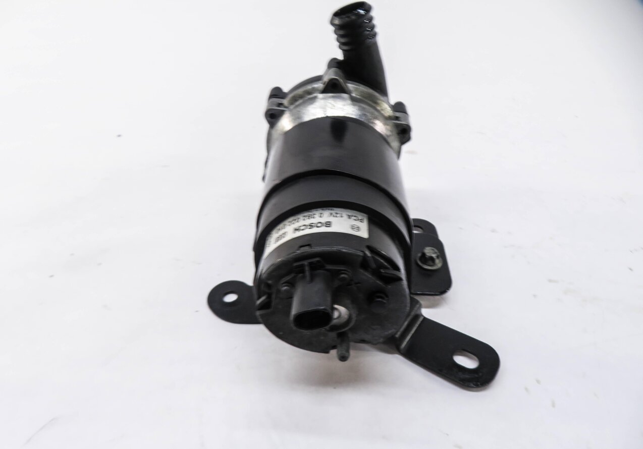 Thumbnail 3: 2014 MERCEDES GL450 (X166) 4.6L M278 ENGINE AUXILIARY WATER PUMP