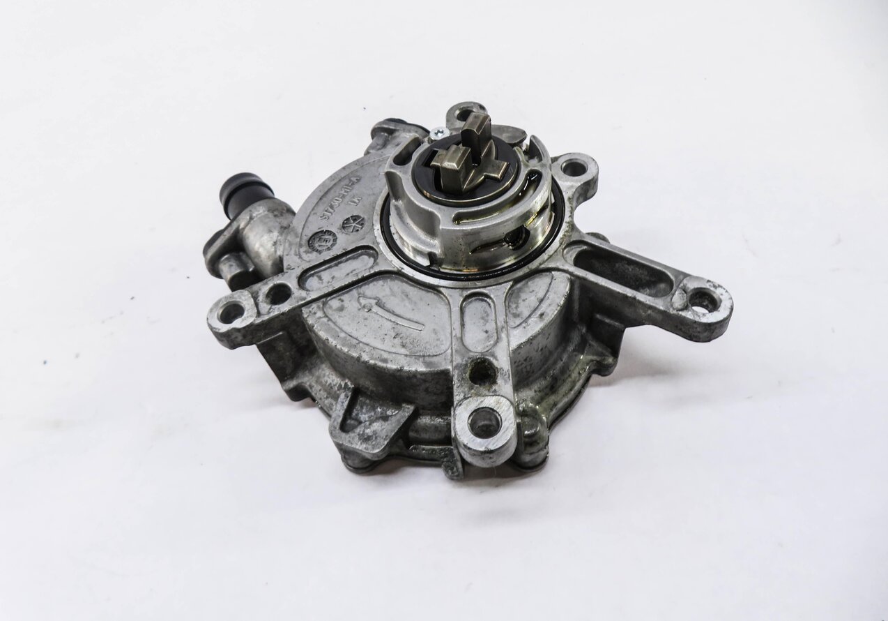 Thumbnail 2: 11-20 MERCEDES CL550 GL450 GL550 ML350 ML550 S400 S550 S600 SL550 - VACUUM PUMP