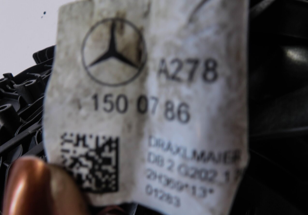 Thumbnail 8: 11-20 MERCEDES CL550 E550 GL450 GL550 GLS550 S550 SL550 - 4.6L INTAKE MANIFOLD