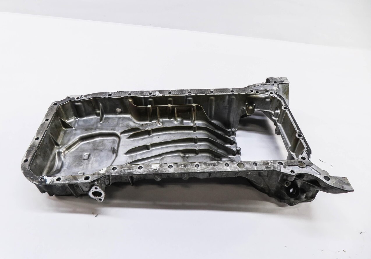 Thumbnail 4: 2012-2020 MERCEDES E550 GL450 GL550 ML550 SL550 CLS550 - 4.6L V8 UPPER OIL PAN