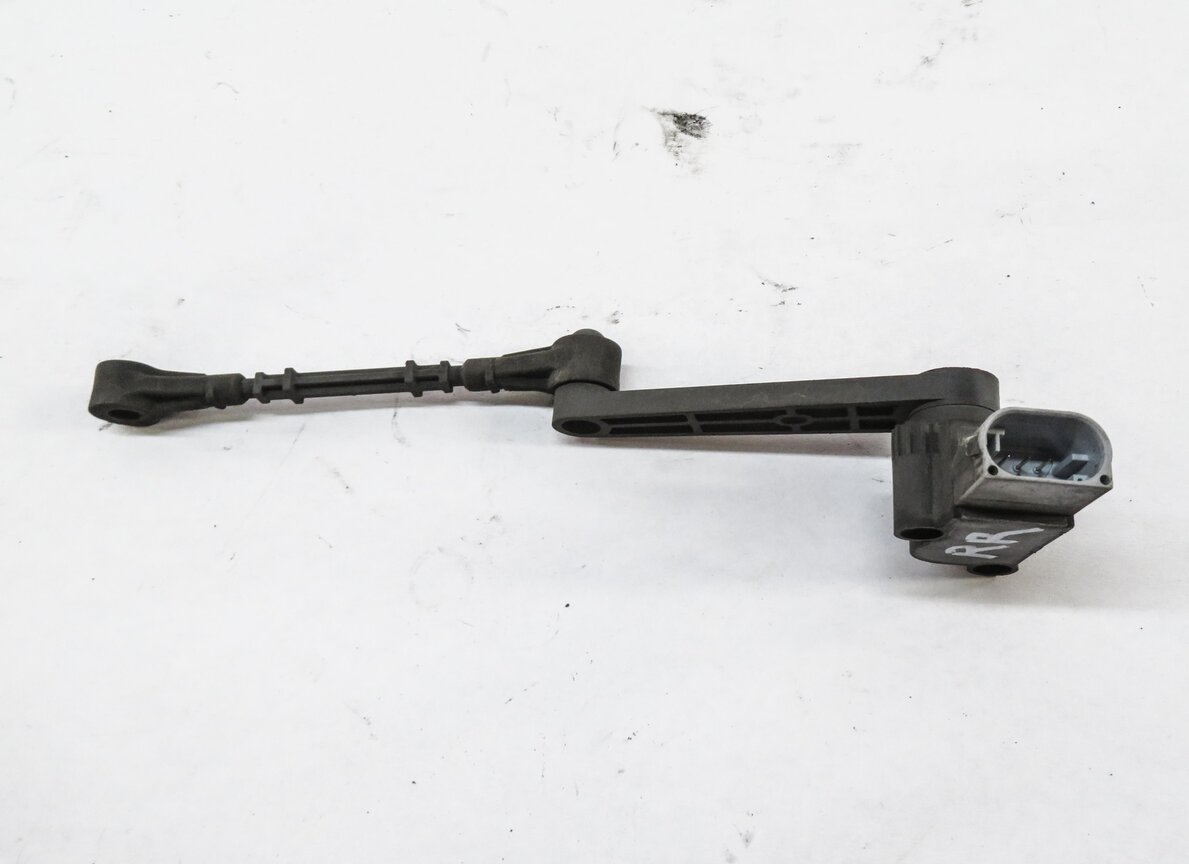 Thumbnail 3: 2011 RANGE ROVER SPORT (L320) RIGHT REAR SUSPENSION HEIGHT LEVEL SENSOR