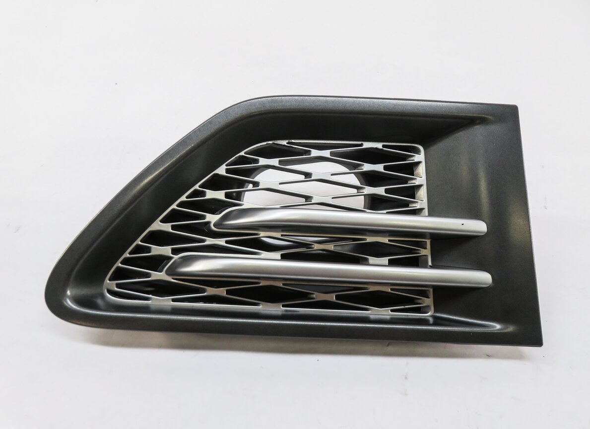 Thumbnail 2: 2011 RANGE ROVER SPORT (L320) RIGHT FRONT PASSENGER FENDER GRILLE TRIM