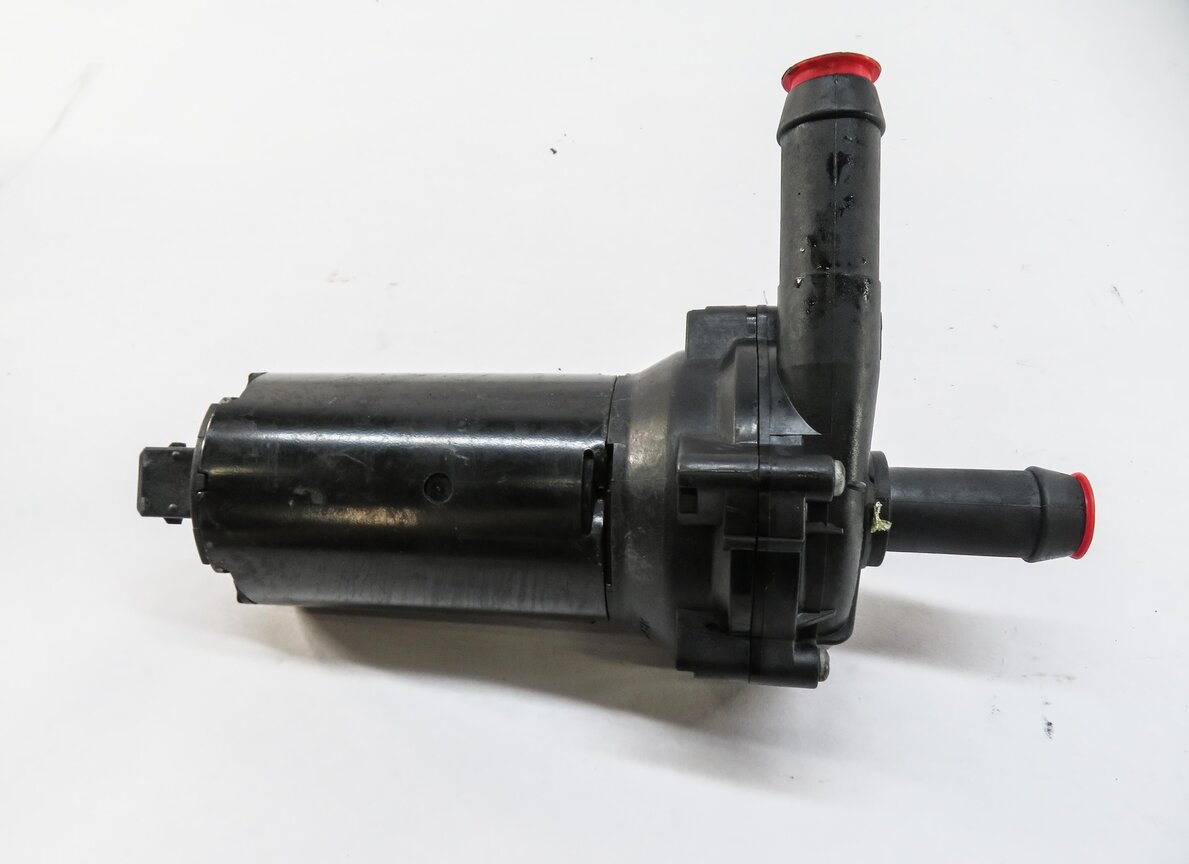 Thumbnail 3: 2006-2014 RANGE ROVER SPORT (L320 L322 L405 L494) SECONDARY AUXILIARY WATER PUMP