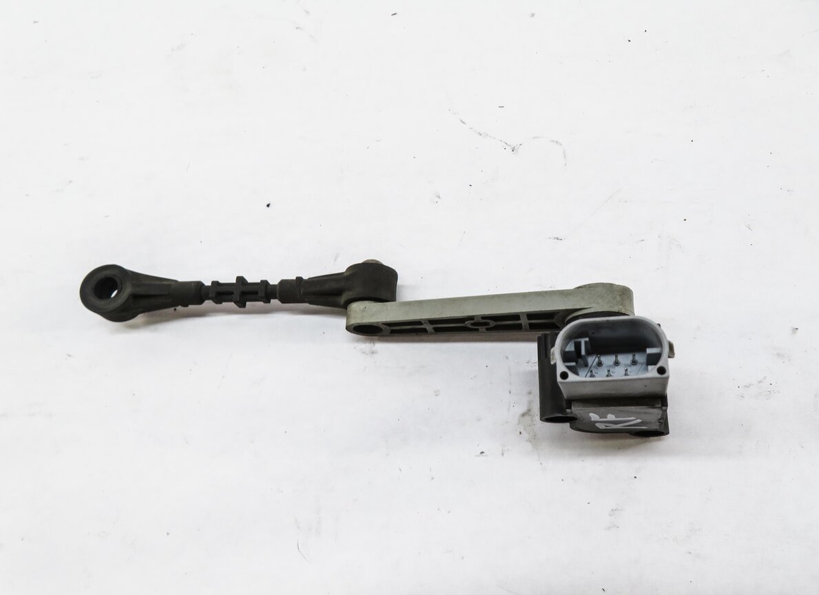 Thumbnail 3: 2011 RANGE ROVER SPORT (L320) RIGHT FRONT SUSPENSION HEIGHT LEVEL SENSOR