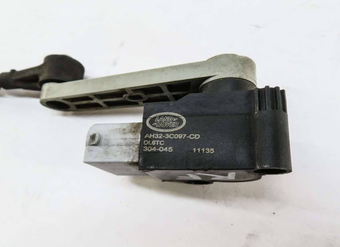 Thumbnail 4: 2011 RANGE ROVER SPORT (L320) RIGHT FRONT SUSPENSION HEIGHT LEVEL SENSOR