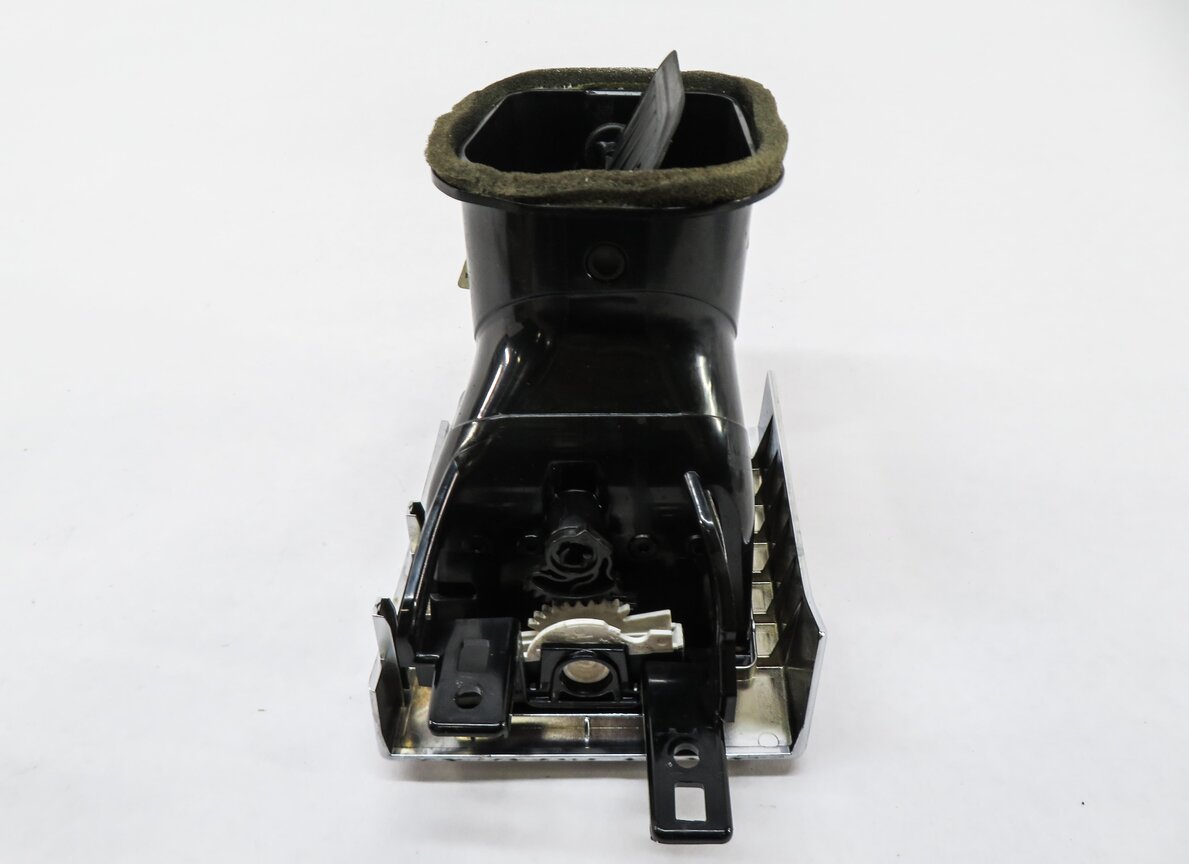 Thumbnail 4: 2011 RANGE ROVER SPORT (L320) LEFT DRIVER CENTER DASH HEATER A/C AIR VENT