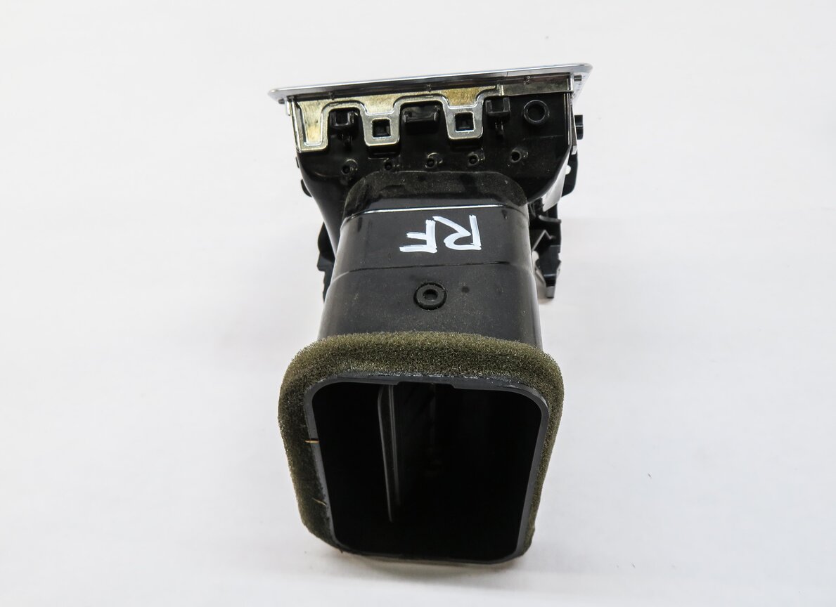 Thumbnail 3: 2011 RANGE ROVER SPORT (L320) RIGHT PASSENGER OUTER DASH HEATER A/C AIR VENT