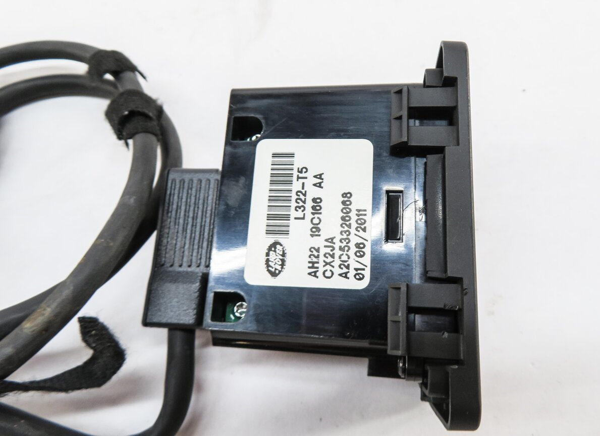 Thumbnail 5: 2011 RANGE ROVER SPORT (L320) USB i-POD INTERFACE PLUG PORT