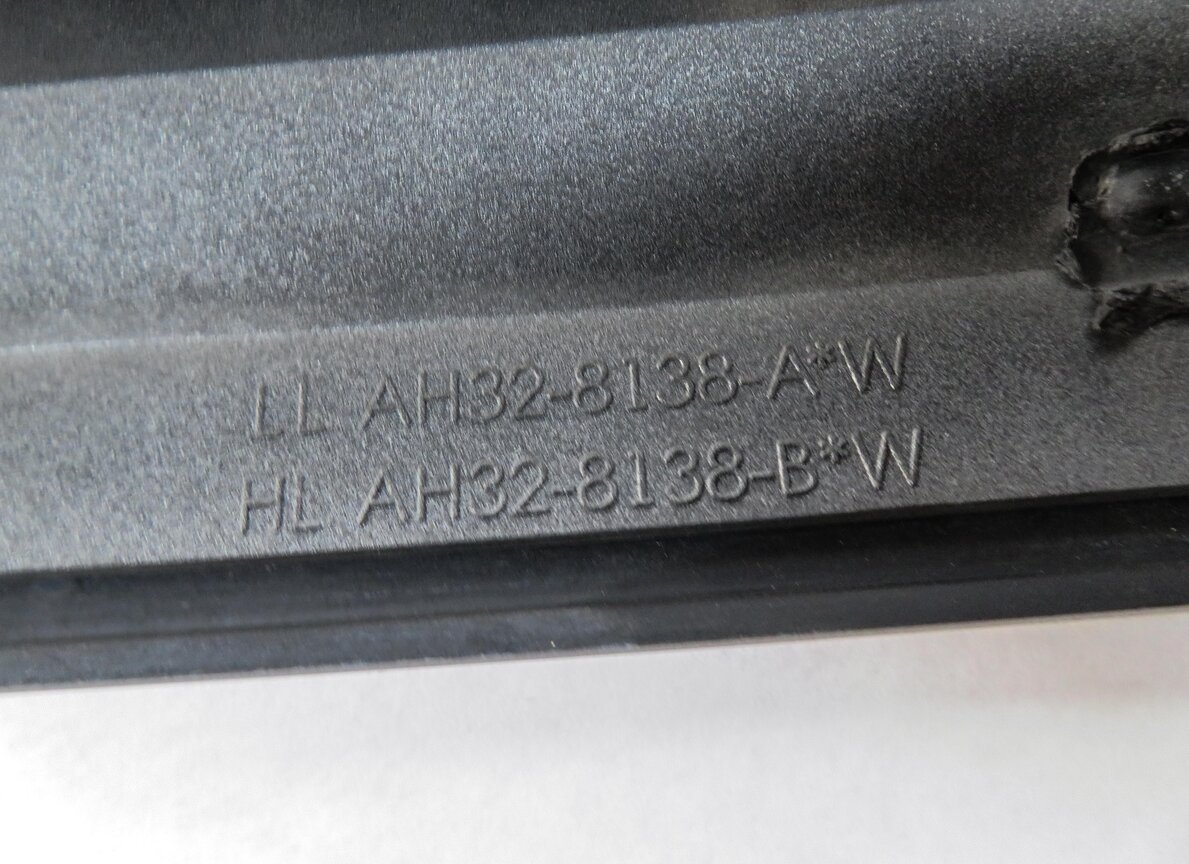 Thumbnail 6: 2010-2011 RANGE ROVER SPORT (L320) FRONT UPPER HOOD AIR VENT GRILLE TRIM