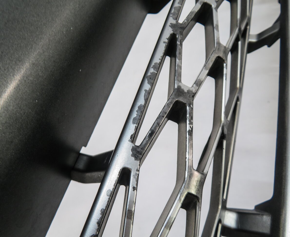 Thumbnail 8: 2010-2011 RANGE ROVER SPORT (L320) FRONT UPPER HOOD AIR VENT GRILLE TRIM