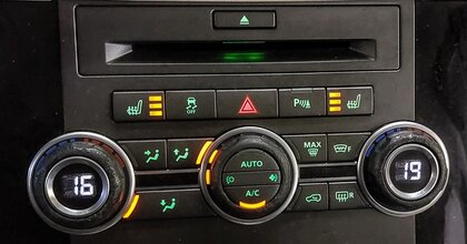 Thumbnail 2: 10-16 LR4 / RANGE ROVER SPORT (L320) FRONT HEATER A/C TEMPERATURE CONTROL PANEL